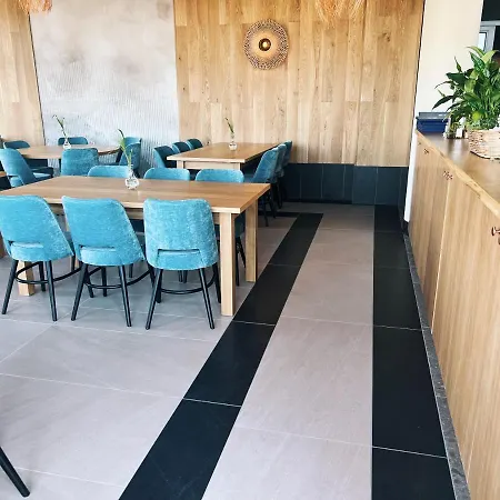 Polanki Aqua A408 公寓 *